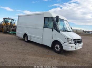  Salvage Isuzu Commercial Van