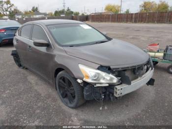  Salvage Nissan Altima