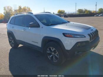  Salvage Jeep Cherokee