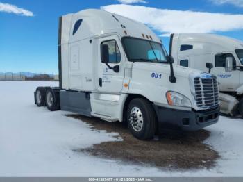  Salvage Freightliner Cascadia 125