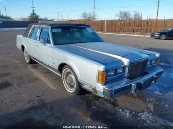  Salvage Lincoln Towncar