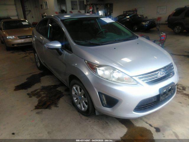  Salvage Ford Fiesta