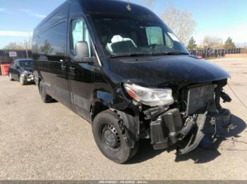  Salvage Mercedes-Benz Sprinter 2500