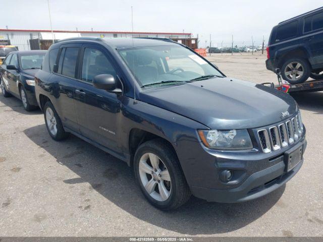 Salvage Jeep Compass