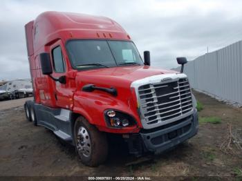  Salvage Freightliner Cascadia 125