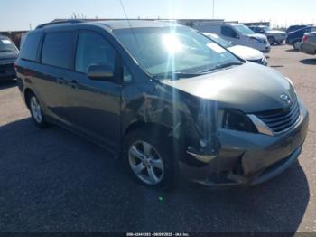  Salvage Toyota Sienna