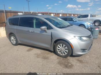  Salvage Chrysler Pacifica