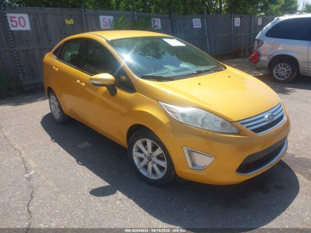  Salvage Ford Fiesta