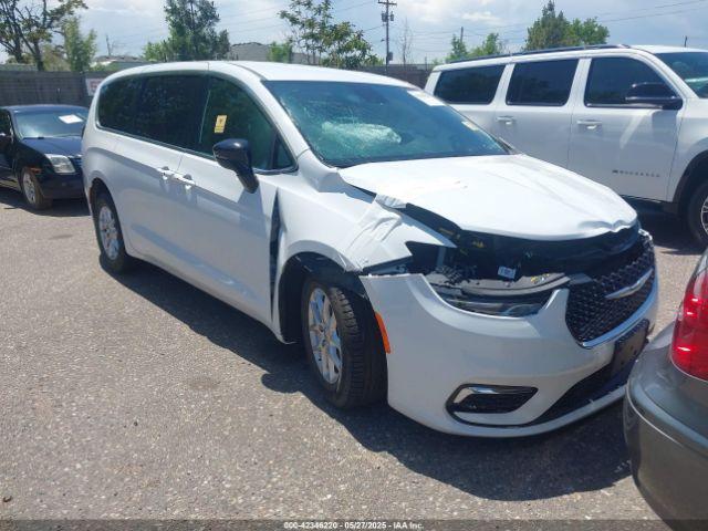  Salvage Chrysler Pacifica