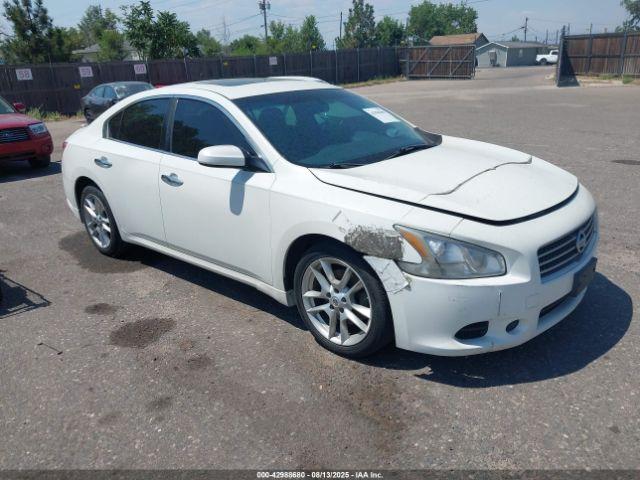  Salvage Nissan Maxima