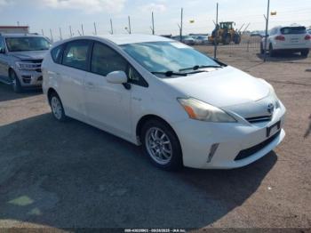  Salvage Toyota Prius v