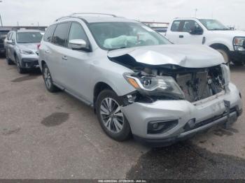  Salvage Nissan Pathfinder