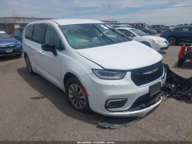  Salvage Chrysler Pacifica