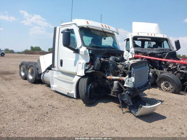  Salvage Freightliner New Cascadia 126