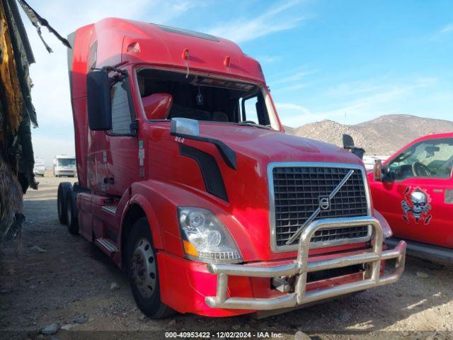  Salvage Volvo Vnl