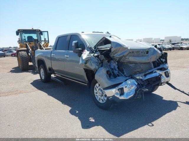 Salvage Chevrolet Silverado 2500
