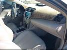 Toyota Camry Le Image 9