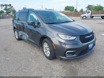  Salvage Chrysler Pacifica