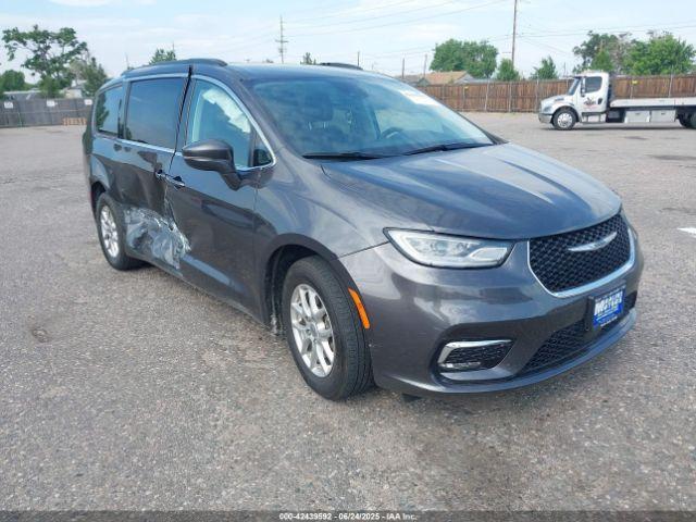  Salvage Chrysler Pacifica