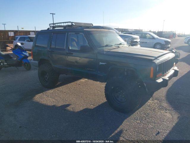 Salvage Jeep Cherokee