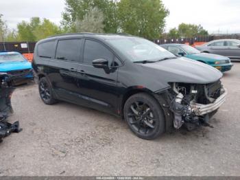  Salvage Chrysler Pacifica