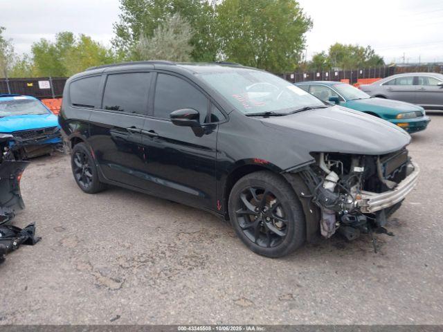  Salvage Chrysler Pacifica