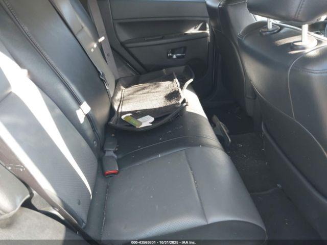 Jeep Grand Cherokee Laredo Image 9