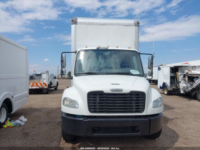 Freightliner M2 106 Medium Duty Image 10