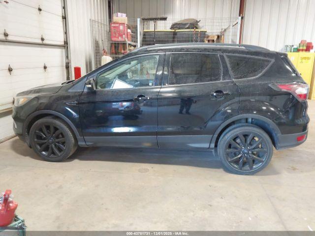 Ford Escape Titanium Image 16