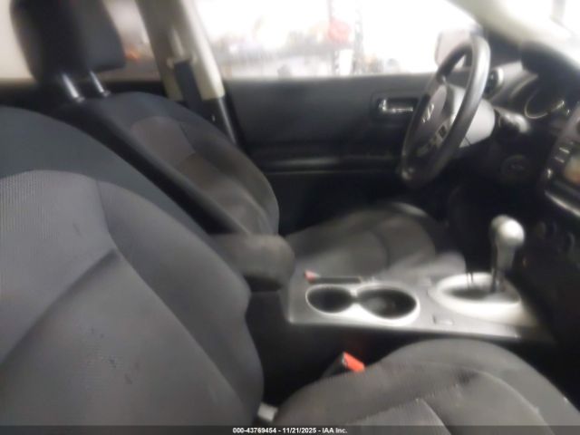 Nissan Rogue Sv Image 2