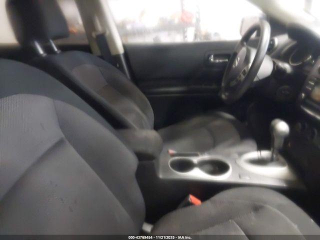 Nissan Rogue Sv Image 2