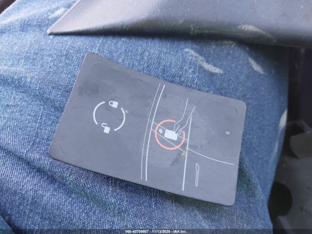 Tesla Model 3 Image 6