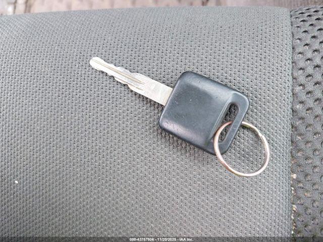 Nissan Pathfinder S Image 4