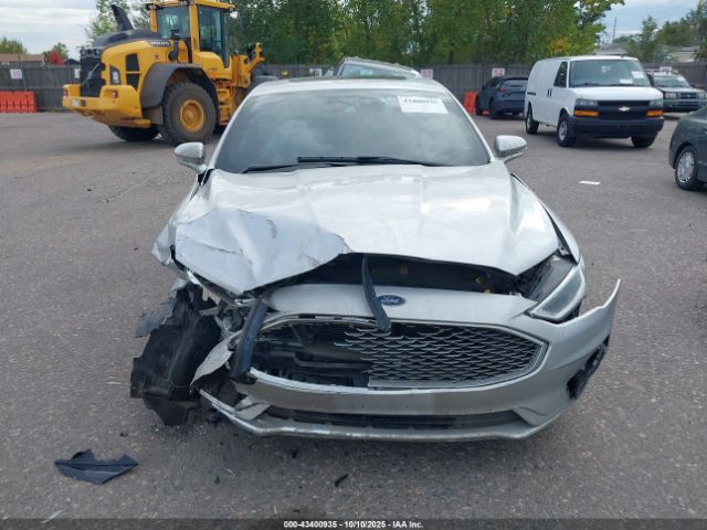 Ford Fusion Titanium Image 9