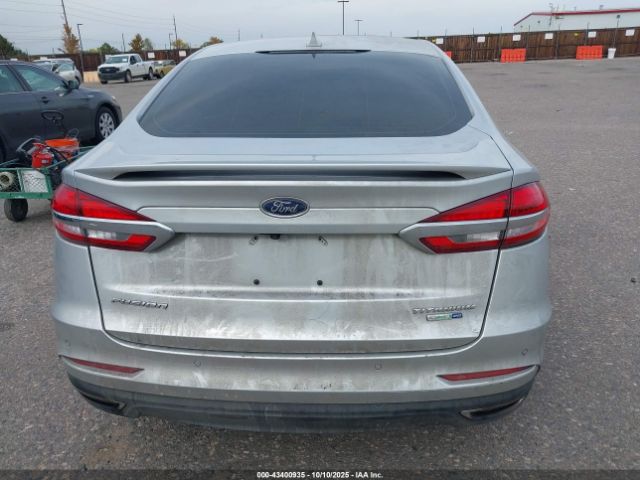 Ford Fusion Titanium Image 12
