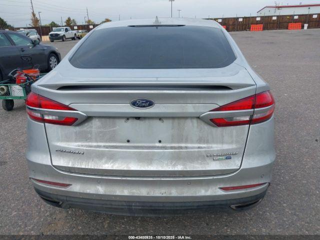 Ford Fusion Titanium Image 12