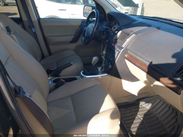 Land Rover LR2 Image 5