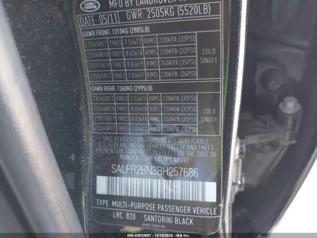 Land Rover LR2 Image 11