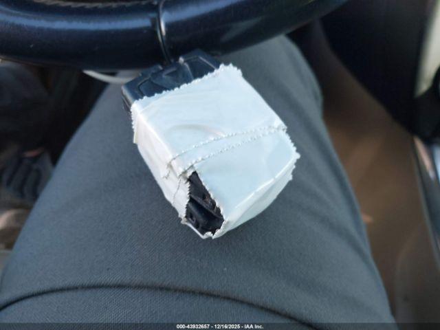 Land Rover LR2 Image 9