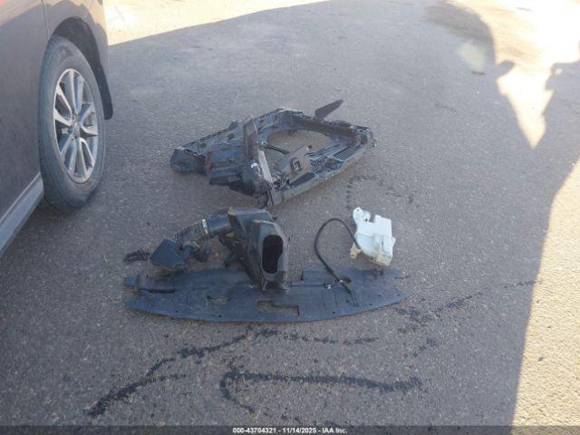 Nissan Pathfinder Sv Image 4