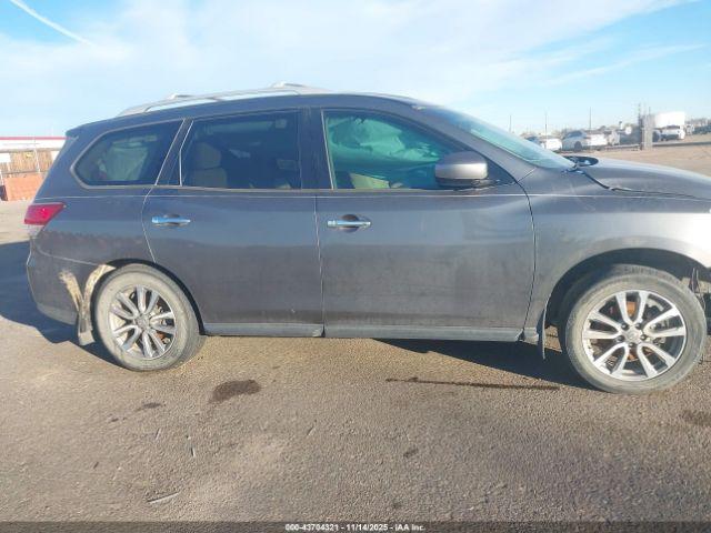 Nissan Pathfinder Sv Image 9