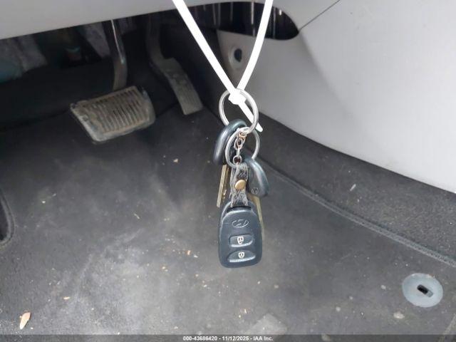 Hyundai ACCENT Se Image 10