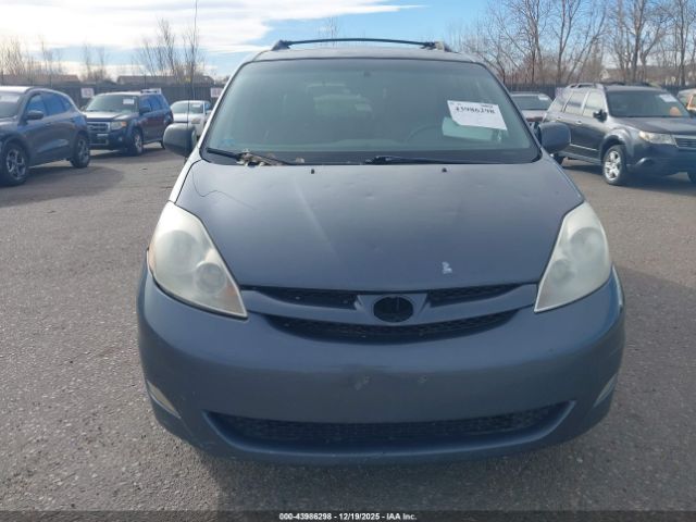 Toyota Sienna Xle Image 9