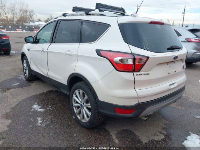 Ford Escape Titanium Image 3