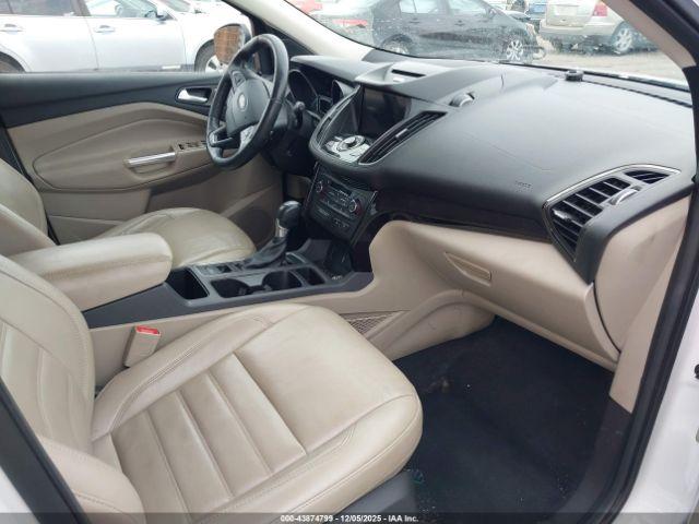 Ford Escape Titanium Image 4