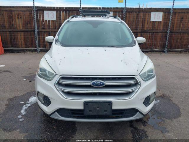 Ford Escape Titanium Image 13