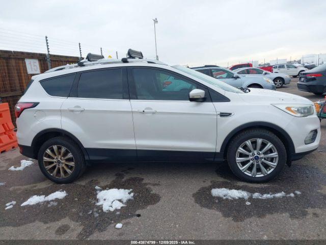 Ford Escape Titanium Image 12