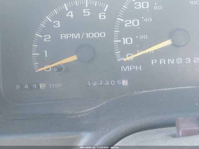 Chevrolet C3500 Chassis Image 5