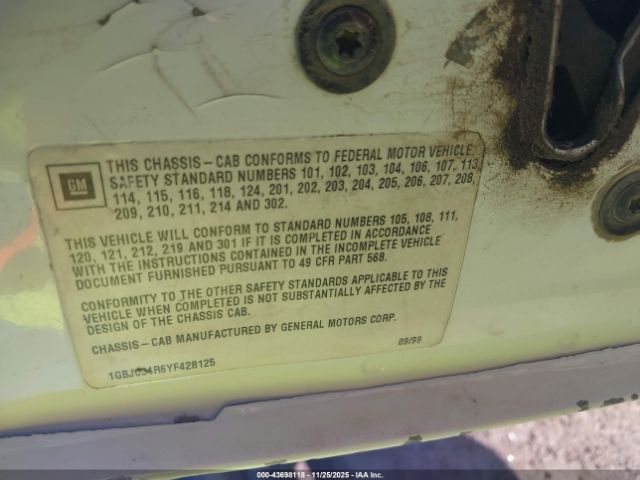 Chevrolet C3500 Chassis Image 11