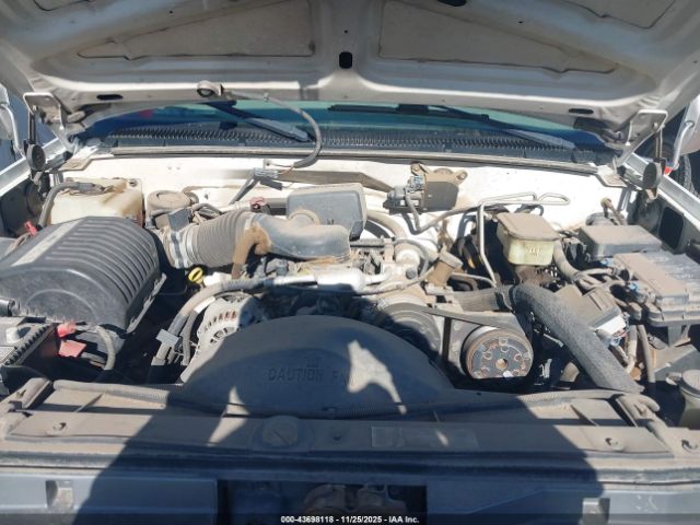 Chevrolet C3500 Chassis Image 4